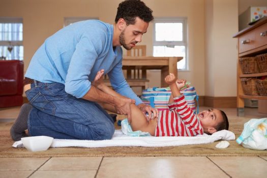 Afbeelding Vader-baby luier verschonen