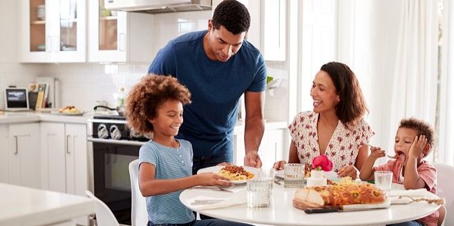 samen eten als gezin